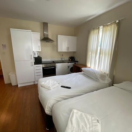Contractors Guest House High Wycombe Extérieur photo